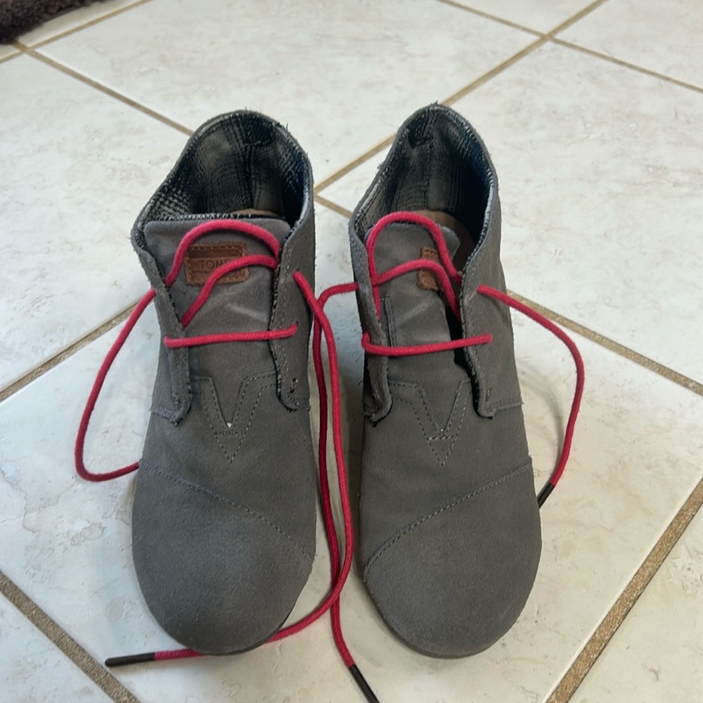 Toms wedge booties grey suede
